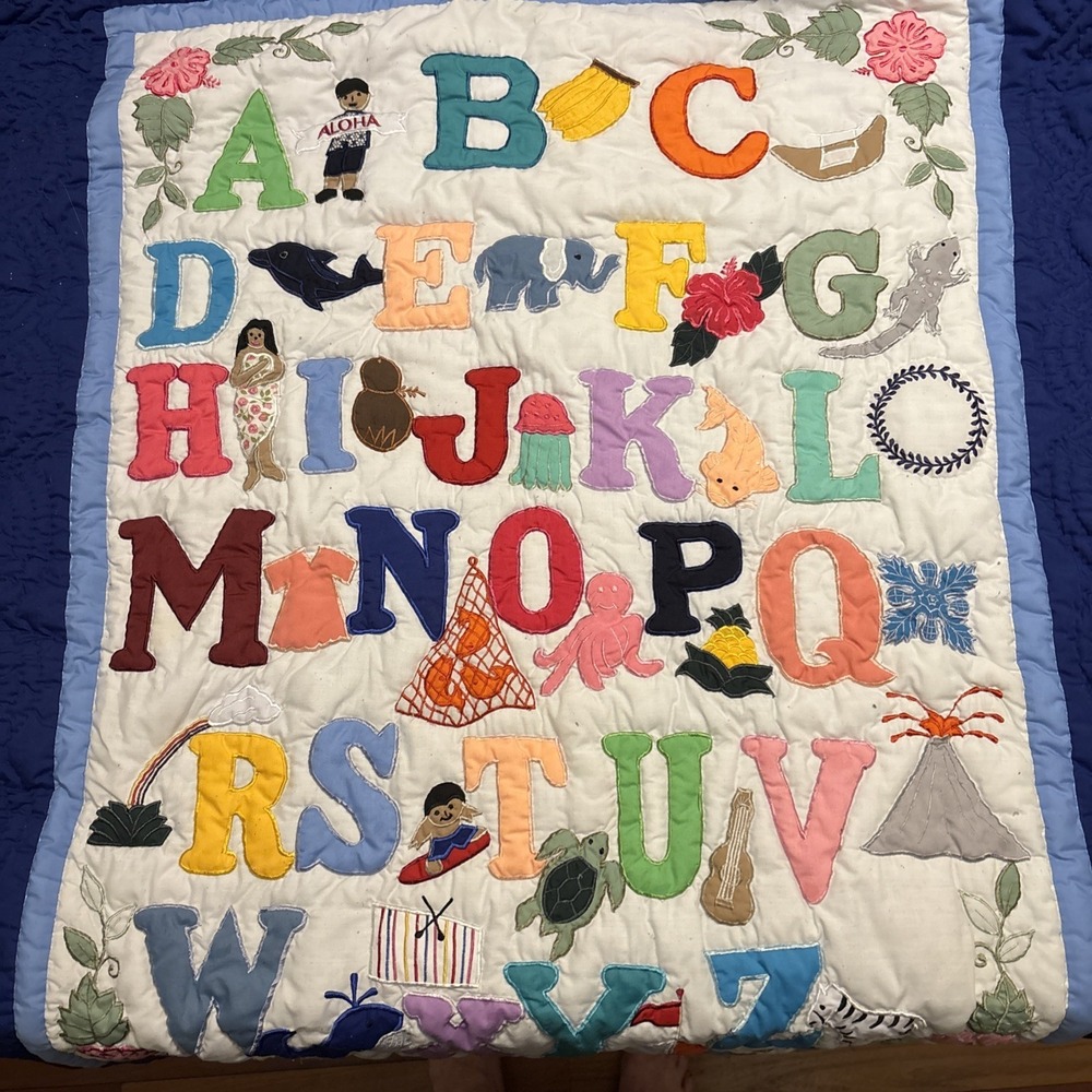 Handmade ABC Hawaiian Style Quilt Wall Hanging Baby Crib Comforter Patchwork